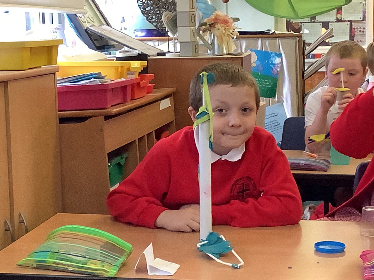 OakClassStBarts's tweet photo. Drawbridges are ready 🏰 we have been thinking about the different mechanisms we could use with the resources available to us to help rescue Rapunzel... @ClassPalm 🌴🌟🌴 https://t.co/xGy0g9wMt6