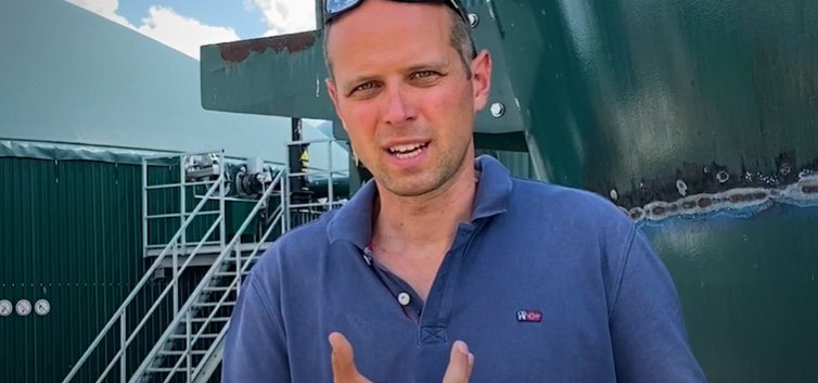 GRDF's tweet photo. #MauritzQuaak, agriculteur, identifie 5 leviers pour optimiser ses coûts de production de #GazVert :
1️⃣ Analyse des coûts
2️⃣ Indicateurs de comparaison
3️⃣ Procédures pour mener à bien son installation
4️⃣ Garantir une production nominale
5️⃣ Chasser les dérives
#Energie #Bio360Week https://t.co/EAbvY4yzQs