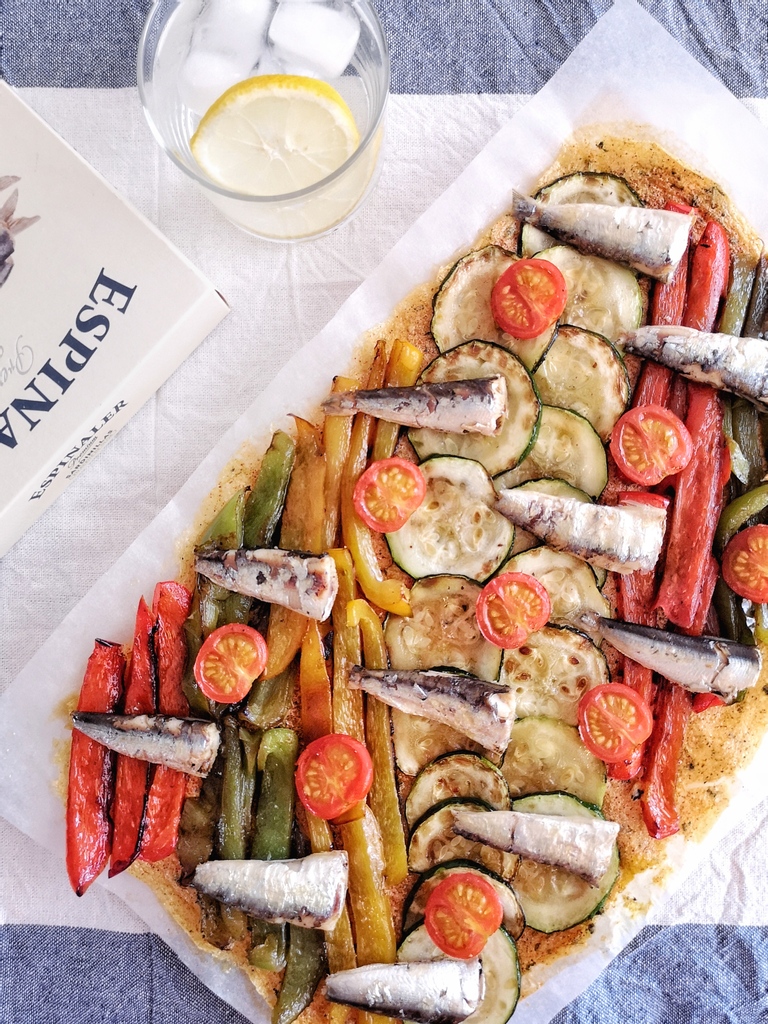 edooliveoil's tweet photo. 🌈Enjoy a colourful spring through nutritious food. Our idea for today: Sardines &amp; Veggie Rainbow on crispy Meringue, paired #edoPURE as it matches perfectly the seaside flavours

#edooliveoil #edopure #edotouch #extravirginoliveoil #oliveoil #evoo #aove https://t.co/Tf0nAxI3g4
