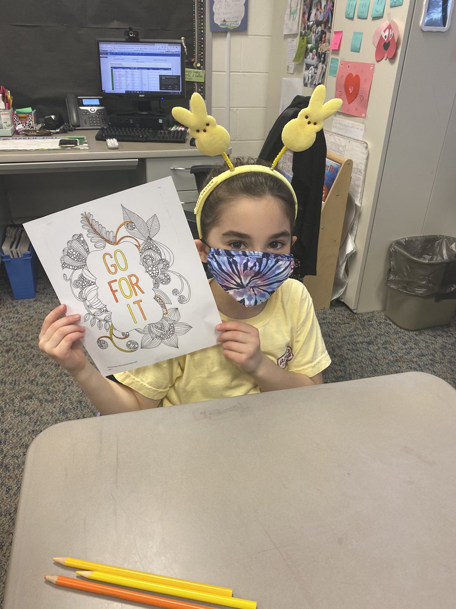 teacherdolan's tweet photo. 3rd graders start the day with some mindful coloring. #SELDay #rvilleproud https://t.co/qVn18wjZWK