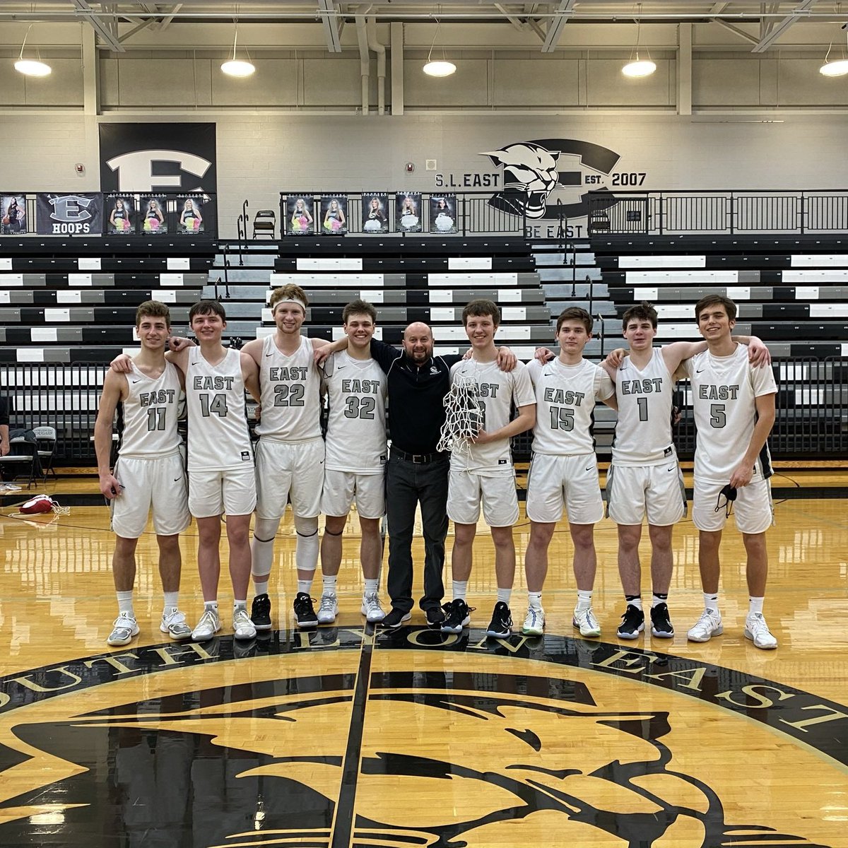 HoopsCoachLevin's tweet photo. Thank you seniors! Many talk the talk, you guys always walked the walk. From the day you arrived at East you have been coachable, hardworking, committed, selfless and most importantly GREAT TEAMMATES!
TOGETHER you accomplished some amazing things. #WE #Dominate #LVCCHAMPS https://t.co/orrHXiRxHk