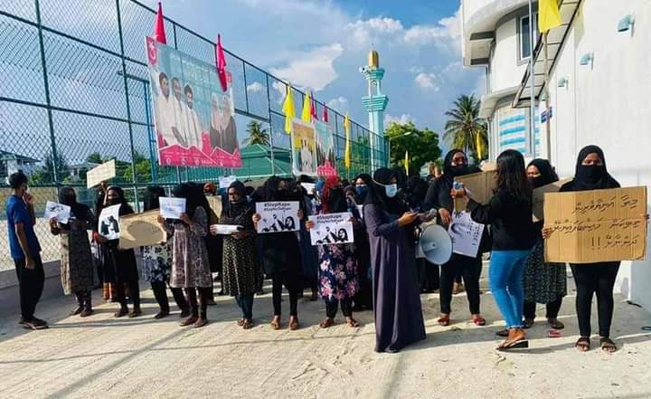dhevvadhoo's tweet photo. Keehve tho #Maduvvari Rayyithun maguthakah nukume Muzaahira kuran jehunee mi massalaiga ? @PoliceMv https://t.co/et8LCOo6BK