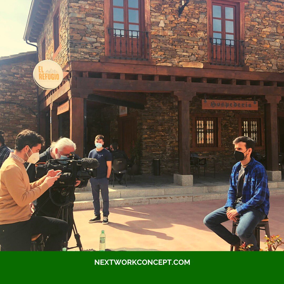 next_concept's tweet photo. Hemos pasado una mañana maravillosa hablando de #turismo de #teletrabajo. Gracias a @telediario_tve por interesarse en nuestro #proyecto y por supuesto, gracias al @elrefugio_coworking por el apoyo y la disponibilidad. ¡Estad atentos que salimos el finde! 🤗🌾🎥 #workation https://t.co/Y7Cainiktv