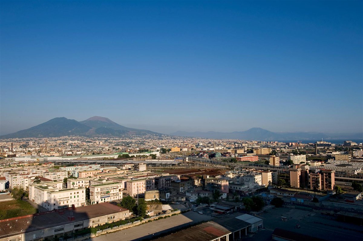 Hotel_HiNaples's tweet photo. Enjoy the splendid view of Mount Vesuvius from our higher floors.
🏔️💚
Godete della splendida vista sul Vesuvio dai nostri piani alti.
.
.
.
#ihg #holidayinn #holidayinnnaples #LifeAtIHG #AnIHGHotel #discoverNaples #naples #napoli #campania #business #leisure https://t.co/DtO1bIYgAk