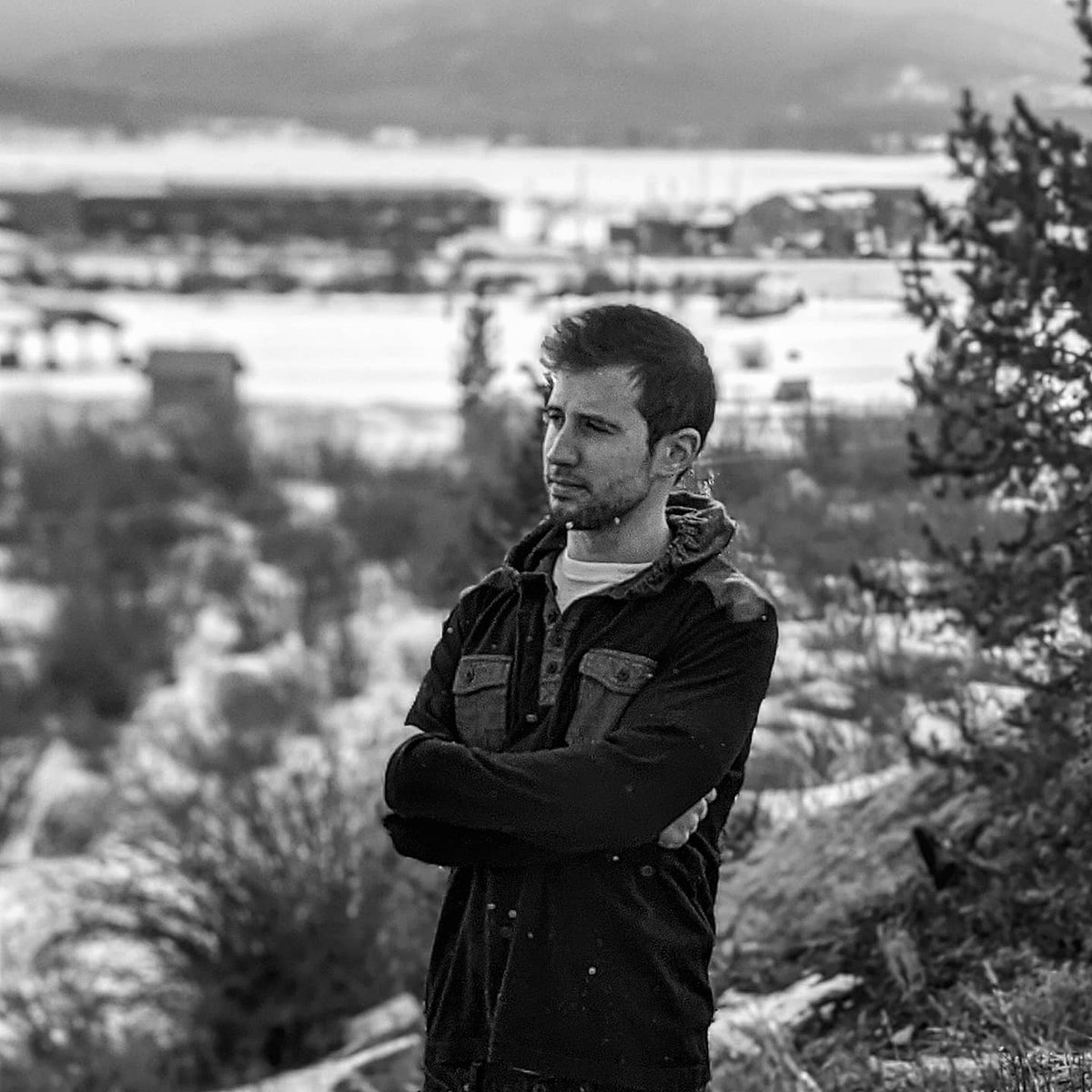 Shape Shifter EP is out now on all platforms. I'd like to take this special moment to announce, "When You Wanna Go" was written in memory of Jackson Darragh. My name is Arias, and I love you all ❤️🏠🎶
.
.
.
#deephouse #edm #housemusic #mentalhealthawareness #depressionawareness