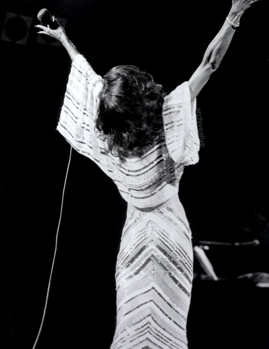 archivealive tweet media