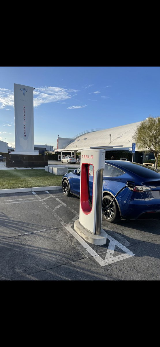 Tallgudge's tweet image. One year ago today I took ownership of this remarkable Y, 18,248 miles later I am still astonished by its quickness, agility, range, beauty, ease of use, and just all around fun! Thanks @elonmusk this really is the “funnest” thing I’ve ever owned hands 🙌 down!!!