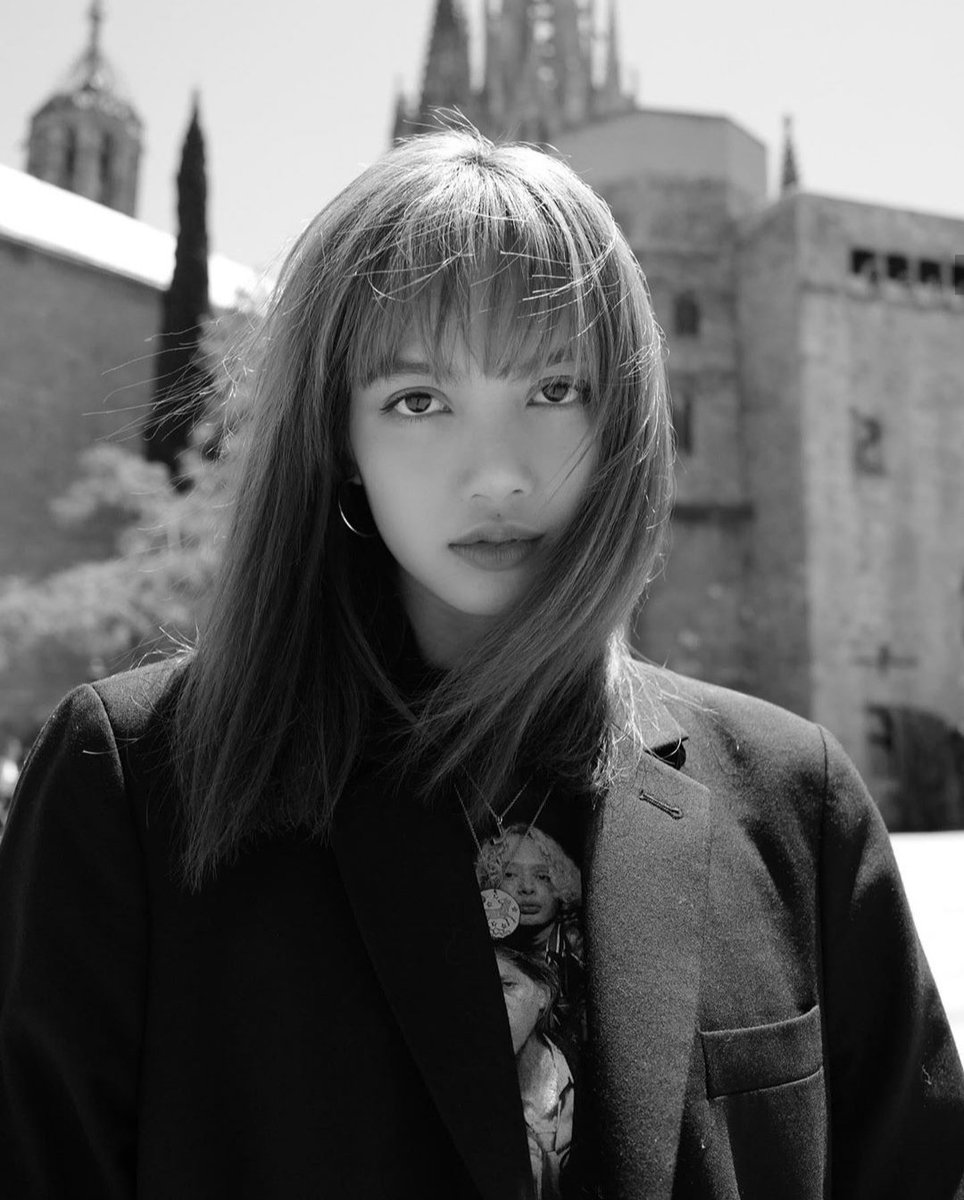 pluto_211's tweet photo. Chúc mừng sinh nhật Lalisa của chúng mình. Chúc cậu tuổi mới vui vẻ và thật hạnh phúc. Hãy đi cùng nhau thật lâu nhéeee

HAPPY BIRTHDAY LISA
#TheLalisaDay
#OurGemLalisaDay
#리사가_걷는길은_삼월처럼_따뜻하길 https://t.co/fZZuqaCwFf