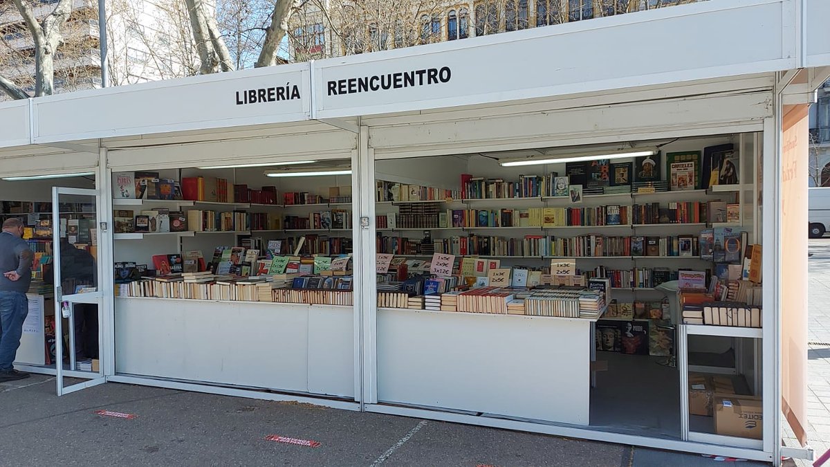 LReencuentro's tweet photo. Empezamos la feria del libro en Valladolid https://t.co/ccqrhsa33H