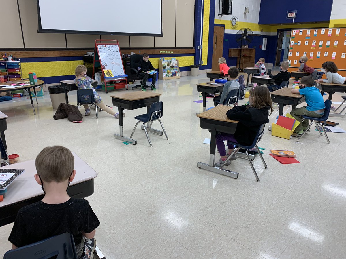 shallD47's tweet photo. We have had so many special readers this week! A big brother from 4th and a previous friend in 2nd on zoom! She even knew how to share the screen with us! My kids are so lucky to hear so many great readers from West :) https://t.co/uJ5VF0ChIg