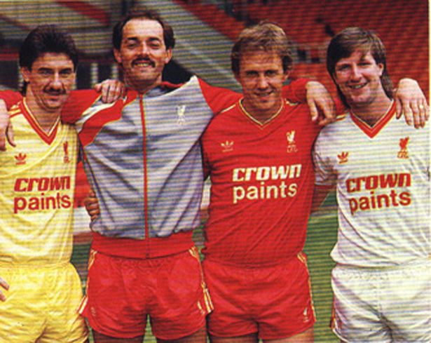 Forde_TheRed's tweet photo. 2nd kit white, 3rd kit yellow, is the way it should always be, simple but brilliant! Bring back that great trackey top as well https://t.co/lVgYvUevC1