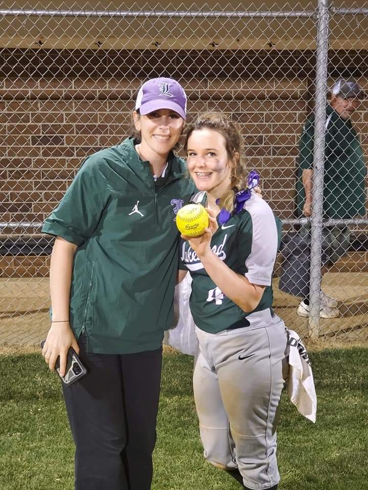 Our Gators earned their 2nd region win over Manning 10-2
@CakhiFowler got the win with 15 strikeouts, giving up only 2 hits
Cakhi, Morgan Christmas, and Cambrie DeBerry each scored 2x with Cambrie hitting a solo home run out of the park!  Makayla Cooper had 2 hits &amp; scored 1X