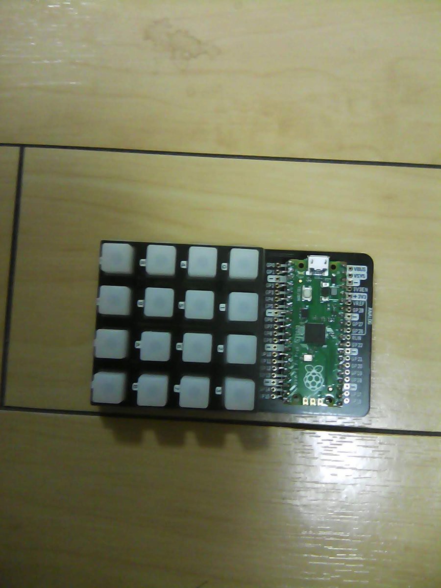 maresaku_mono's tweet photo. 今日仕事から帰ってきて、5個分のRaspberry Pi Picoはんだ付けしました。
明日セッティングする予定です。
無事についてますように。
#RaspberryPiPico
#Pimoroni
#PicoExplorerBase
#PicoRGBKeypadBase
#PicoDisplayPack
#PicoAudioPack https://t.co/a7ZvjpJLJn
