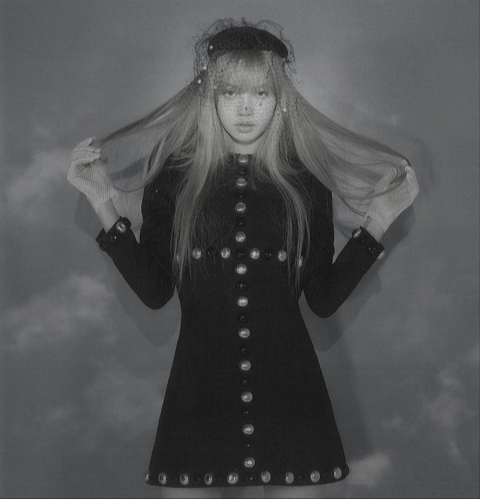 hi_bbella's tweet photo. HAPPY BIRTHDAY LISA
Demi Lisa gue rela buka Twitter gua yang udah bulukan gegara jarang disentuh ini 
#TheLalisaDay
#OurGemLalisaDay
#리사가_걷는길은_삼월처럼_따뜻하길 https://t.co/LLG1LrFVLf
