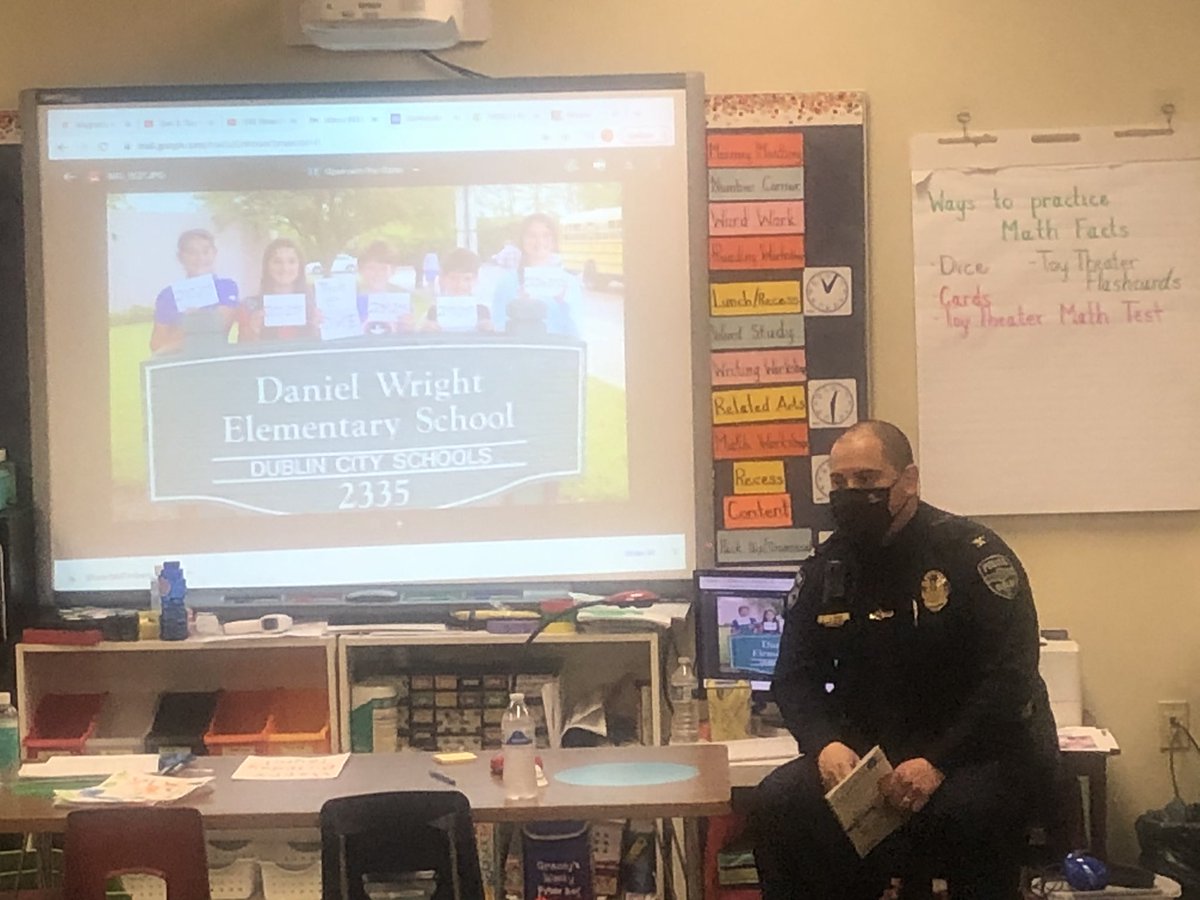 bauerlucas2's tweet photo. @DublinPolice chief Justin Paez RE-joined our @DWEdublin family today to read in 1st grade! His family spent 11years w/us going through school! #starfishassignment https://t.co/KeQFXE91hw