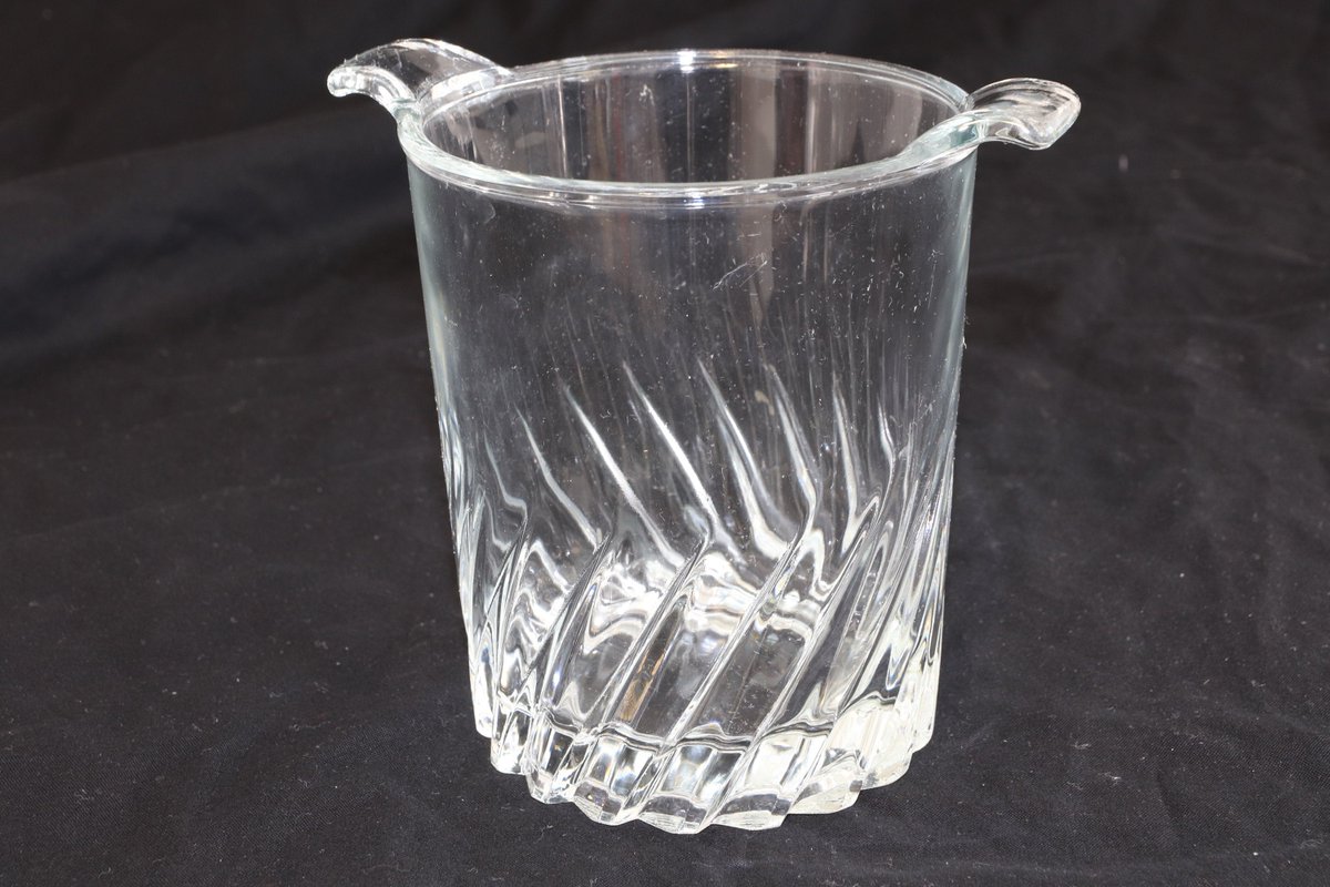 zetsvintage's tweet photo. Excited to share the latest addition to my #etsy shop: Vintage Mini Crystal Ice Bucket With Crystal Handles Made In France https://t.co/hthBm6sPTT #clear #no #glass #glassicebucket #crystalicebucket #swirlsatthebottom #madeinfrance #vintageicebucket #tabledecor https://t.co/PTpktj9tQC