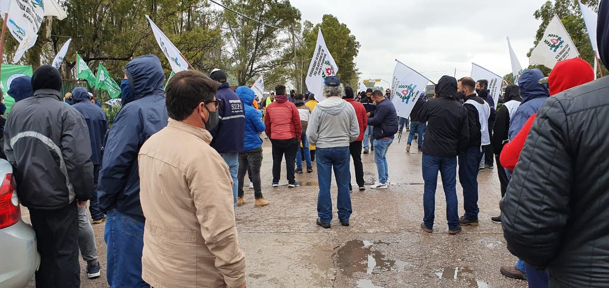 Aguero_M_A's tweet photo. Junto al trabajador en los reclamos genuinos. Estamos donde siempre debemos estar!  #STIGas @UnidadBloque https://t.co/X9r9GfM8Ri