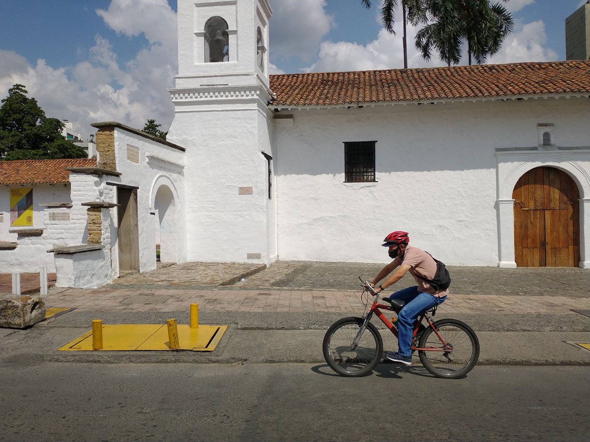 c_f_rodriguezb's tweet photo. La bicicleta y el monumento. #bici #bicicleta #bicicletas #ciclas #cycles #urbana #urbanas #ciclismourbano #urbancycling #cyclinglife #ciudad  #mejorenbici https://t.co/0qmTFDq1by