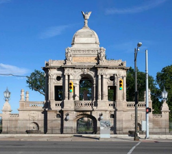PaulTheUrbanist's tweet photo. So you've probably seen the Hurlbut Memorial Gate driving down Jefferson, but let's talk about the lost park it used to lead to! https://t.co/YVHmwVwosK