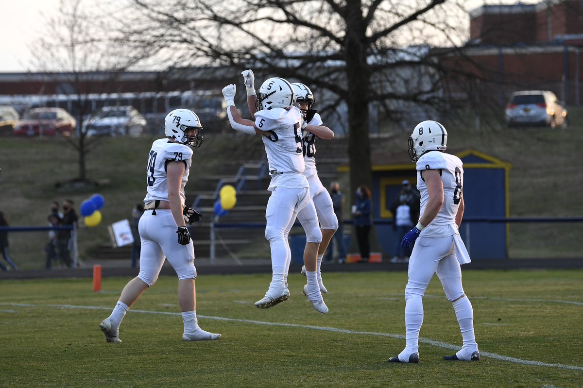 BigMas63's tweet photo. Thursday Night Lights - Osborne Park (1) @ChampeKnightsFB https://t.co/7ZOeOdyVUO