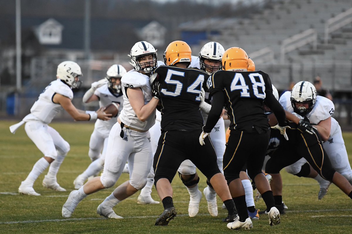 BigMas63's tweet photo. Thursday Night Lights - Osborne Park (3) @ChampeKnightsFB https://t.co/InWzf6HATI