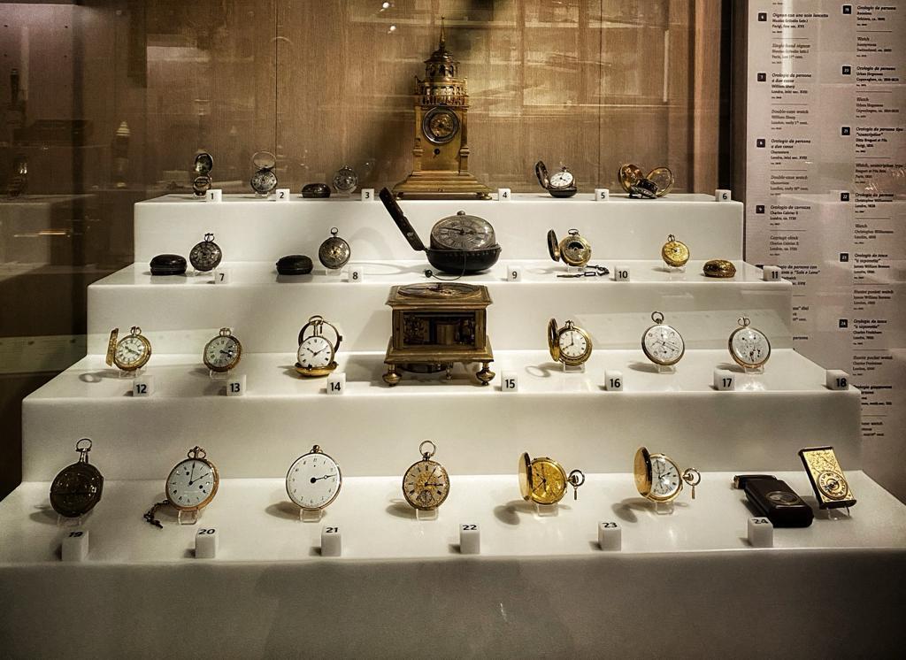 ⏰ Pronti al cambio dell'ora?
Stanotte le lancette dovranno essere spostate dalle 2 alle 3  
🕑 ▶️ 🕒

... Menomale che i nostri orologi rimangono fermi ... 😝

Questa è la nostra bellissima collezione Ruscitti 👇
catalogo.museogalileo.it/sezione/Orolog…