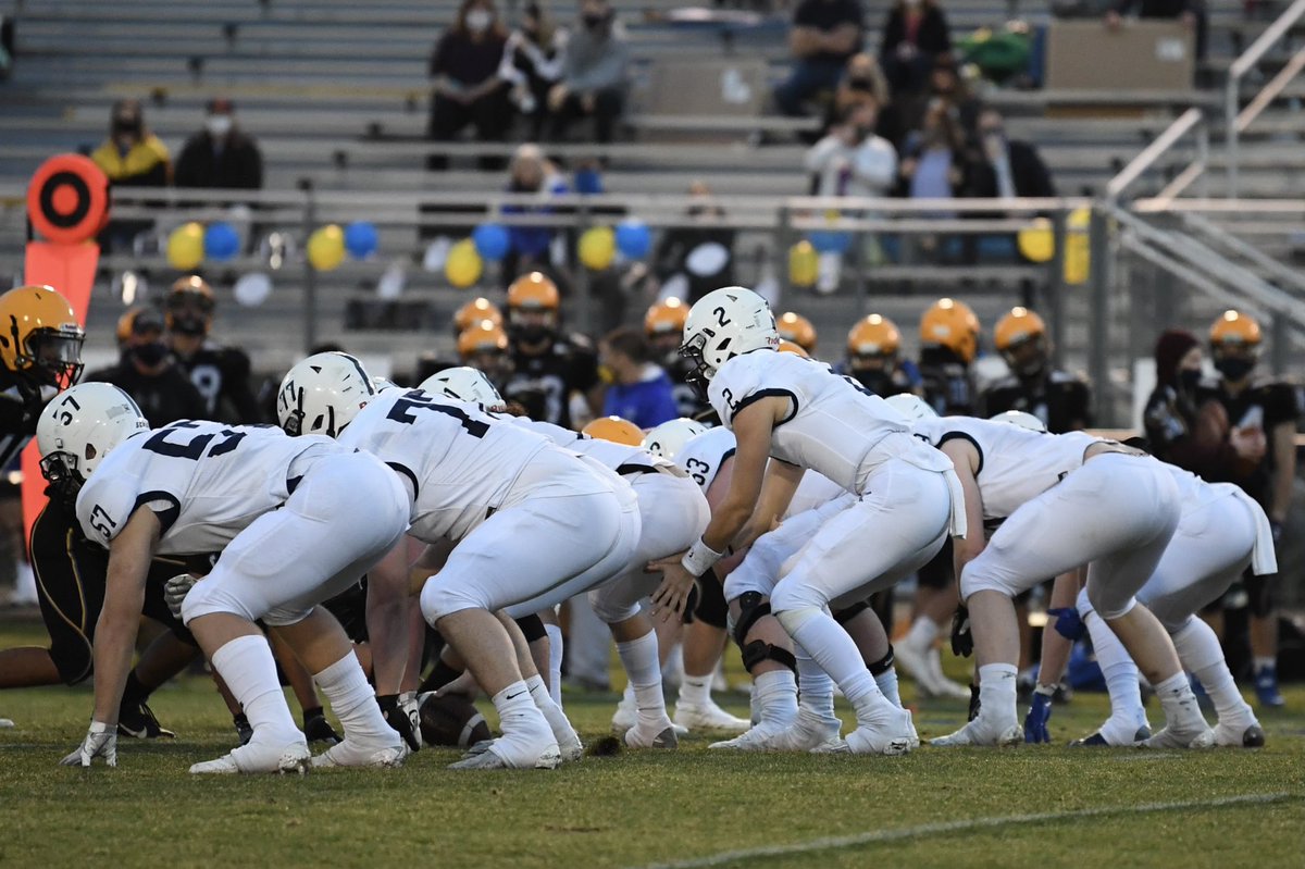 BigMas63's tweet photo. Thursday Night Lights - Osborne Park (4) @ChampeKnightsFB https://t.co/6TYwwaZKlF