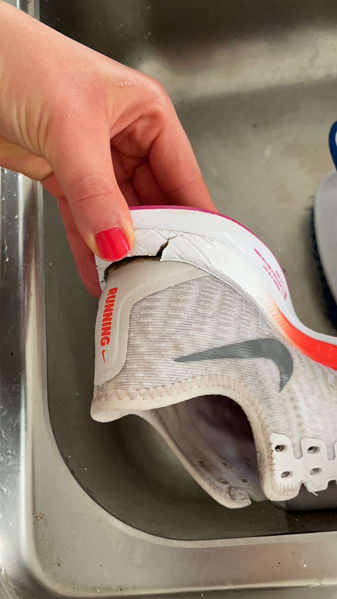 karinamaldon's tweet photo. Really @Nike?! Are they only meant to last 250K!! #CheapQuality #Disappointing #Nike https://t.co/HknfsNo0IO