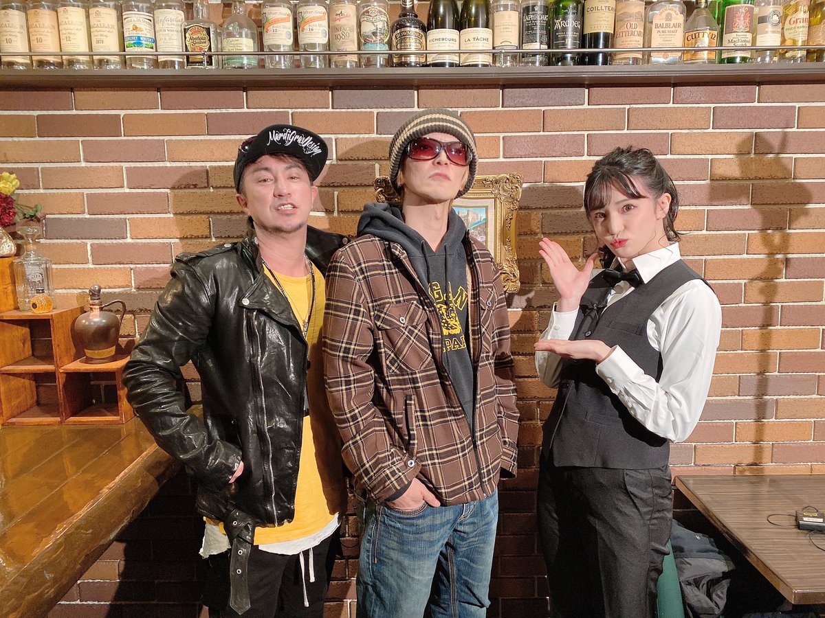 第２話ゲスト

鈴木晃二さんとお写真
撮っていただきました♪

ありがとうございました！

 #DEEP #鈴木晃二
#LiveGOesOn https://t.co/oIFGThoTyJ