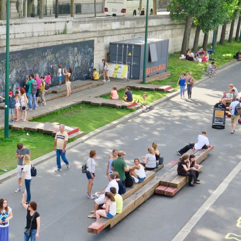 berkie1's tweet photo. Seating is Fundamental City Infrastructure: The Proof is in Paris 🇫🇷

"Without seating, public spaces become mostly pass-through destinations."

https://t.co/hyHrfUDfDg https://t.co/ISkOfCJdvu