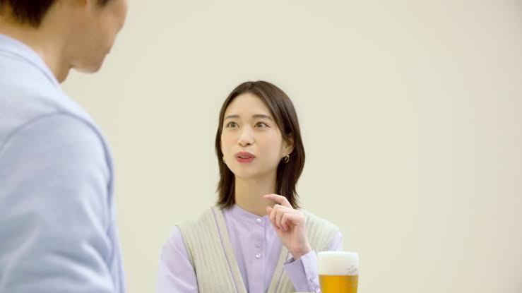 Ano Ano ビール 一番搾り のcm 女優 森川葵に ビールは飲まない と言わせておいて 一番搾りを飲ませると これはイケる って言うの 嘘じゃん お酒は飲めてもビール飲まない人は ビール好きが好む 苦さ や 喉越し 自体を受け付けないん