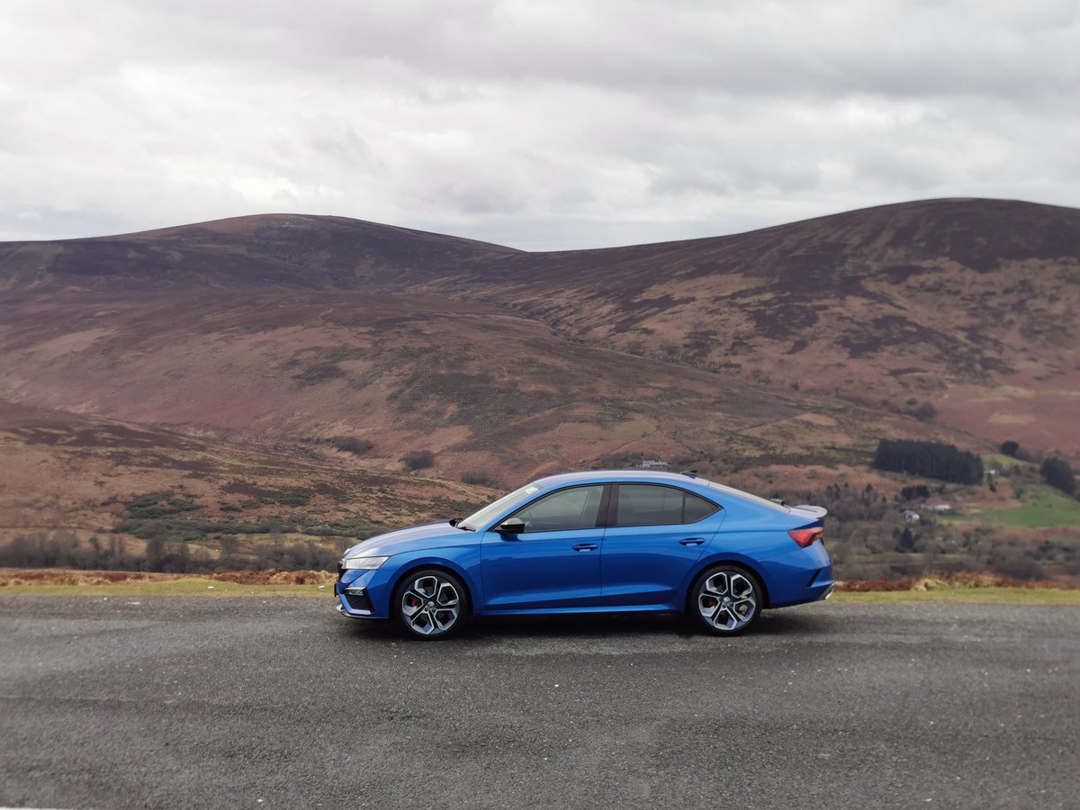 CarHack's tweet photo. Just picked up the new Skoda Óctavia RS 2,0 TDI 200 hp 7-Speed DSG. Price is €44, 229 incl extras. #whaddyathink https://t.co/9i5BJ9UQpo