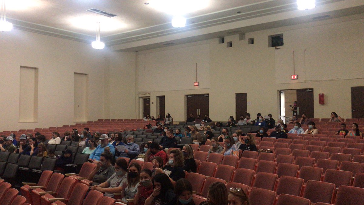 AnahuacHigh's tweet photo. 8th grade high school orientation information with parents! https://t.co/romEGU8oqn