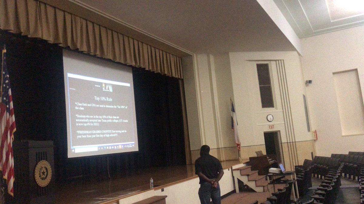 AnahuacHigh's tweet photo. 8th grade high school orientation information with parents! https://t.co/romEGU8oqn