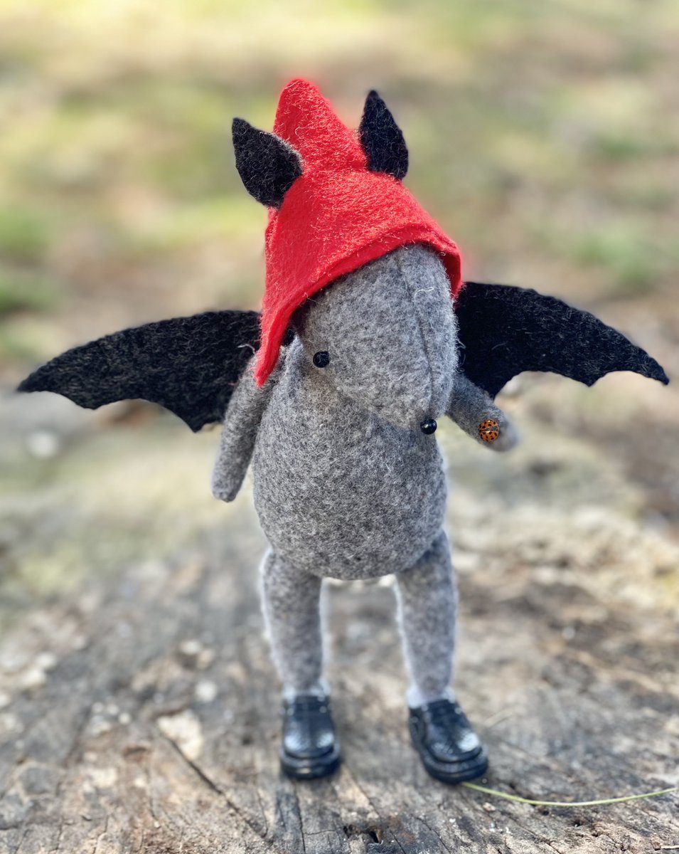 BatsCherry's tweet photo. 🐞‼️WHY... it looks like spring is in the air‼️🐞 and so are NEW babybats! Keep an eye out mama bats new babies will be up for adoption shortly‼️🐞
.
😍What have YOU noticed outside that tells you spring is here! 😍 https://t.co/KnamnSQSHa