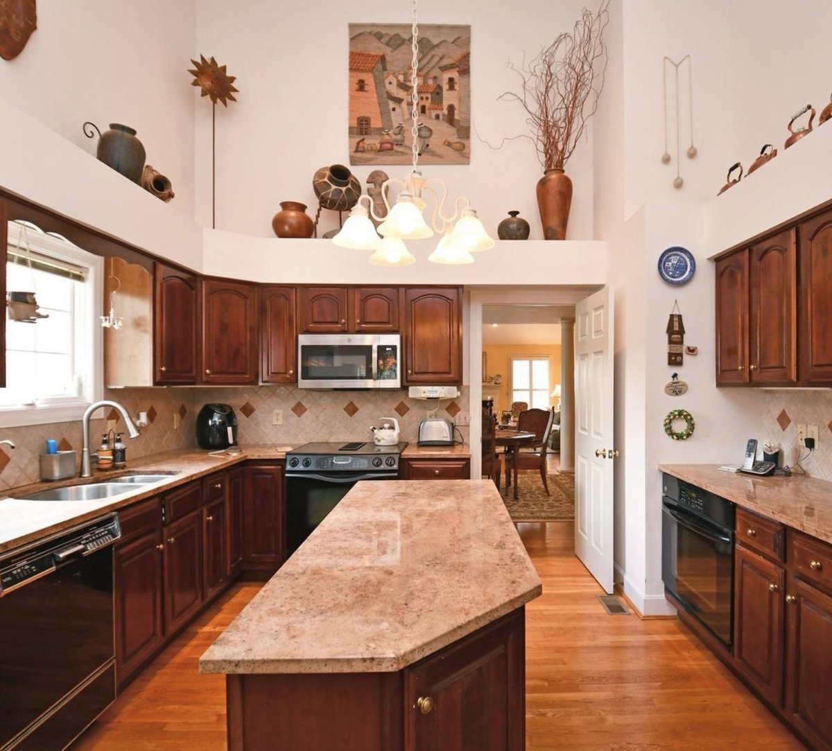 DorgerDiff's tweet photo. Private new listing in Pinehurst Lane of Sycamore Twp. โ four bedrooms, a spacious yard and porch, and a prime location near Kenwood, Montgomery, and Indian Hill Schools. Full listing: https://t.co/A8boJ8VWUH
#dorgerdifference #newlisting #cincyrealestate https://t.co/06T9sqwOoY