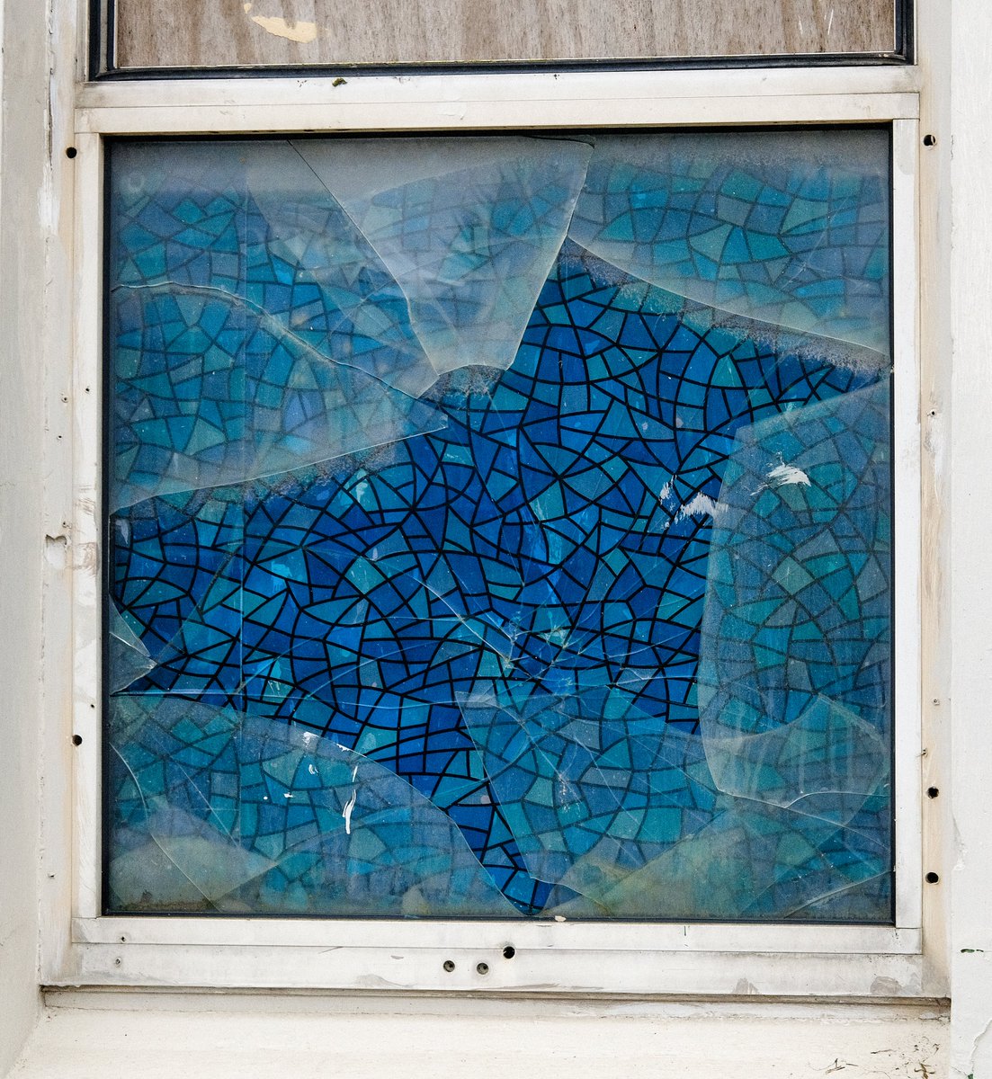 MaynCreative's tweet image. In the fifth instalment of our collaboration with FalWriting, photographer, Liz Tollemache and writer, Nadia Leigh Hewitson explore ‘home’ through poetry and photography. Go to falwriting.com/.../this-home-… to see more! #MaynCreativeXFalWriting