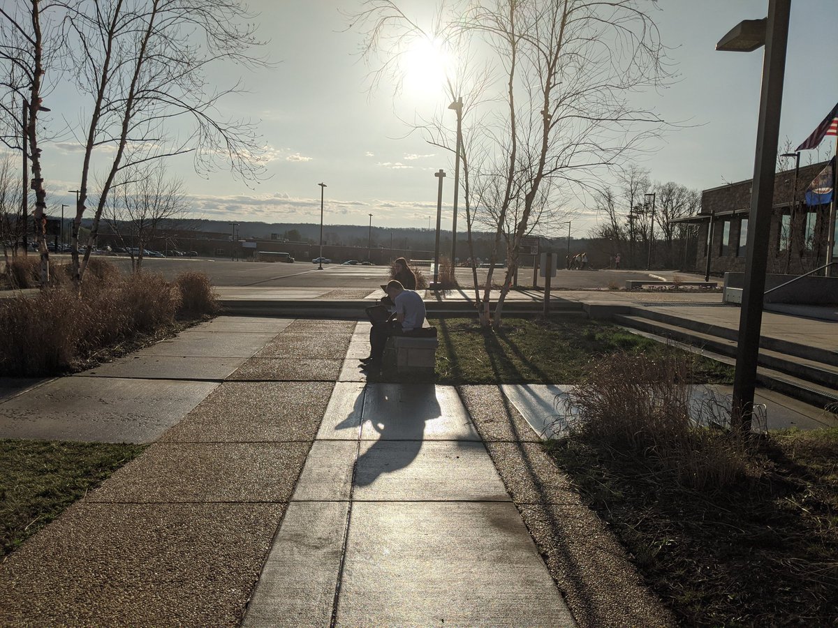 EmilyBrFCMS's tweet photo. It's a beautiful day! Why not take a quiz outside? https://t.co/Xfcw0VECXS