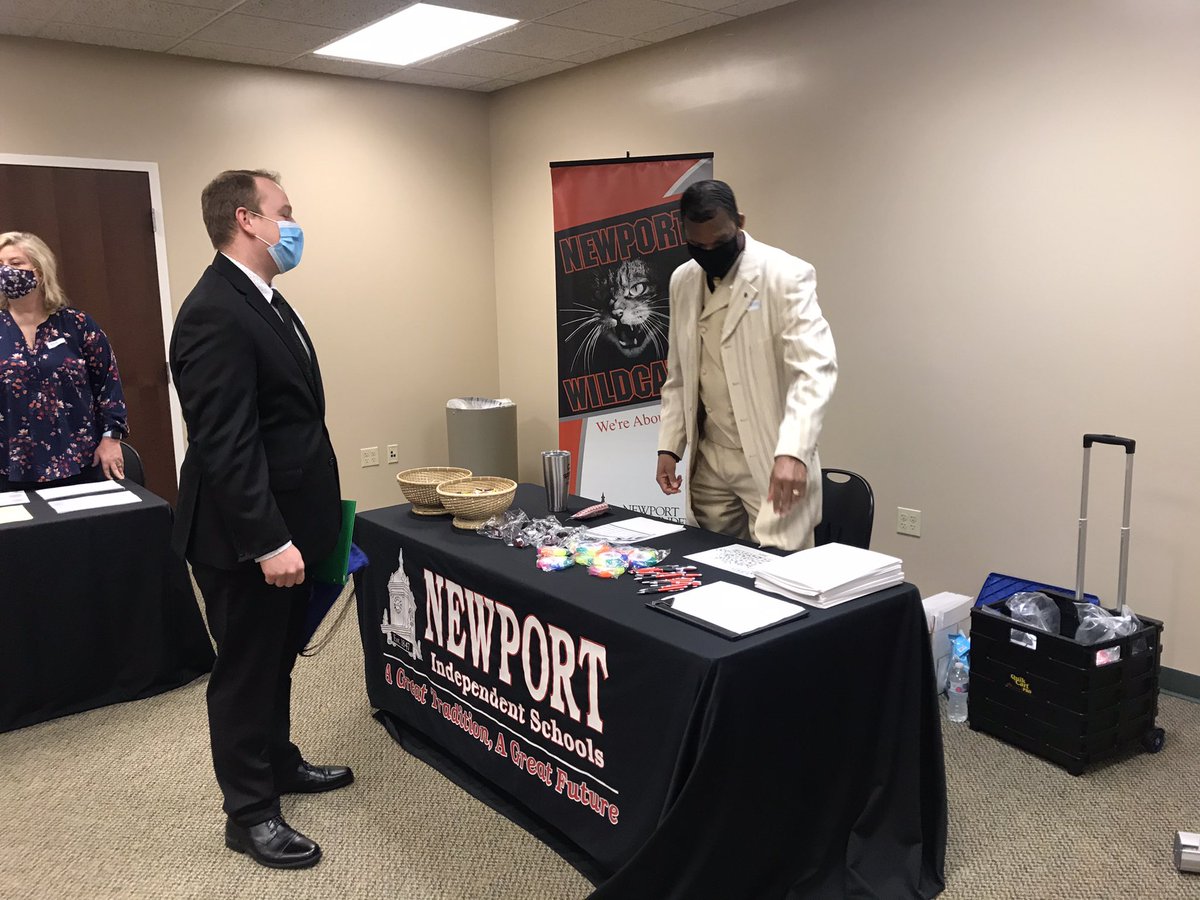 GRRECKY's tweet photo. Starting the afternoon session - @GRRECKY &amp; @WKUCEBS 2021 Job Fair!! 👍
#TopperTeacherCandidates https://t.co/IF9qMSjY14