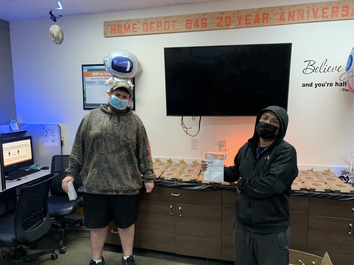thecava4's tweet photo. Great night spent with our night partners! Thank you for moving mountains. ⁦@wilkie_cindy⁩ ⁦@rosas2821⁩ @JennNJM⁩ ⁦@mccormick138⁩ #njmsuccesssharing https://t.co/ppDaDLHfne