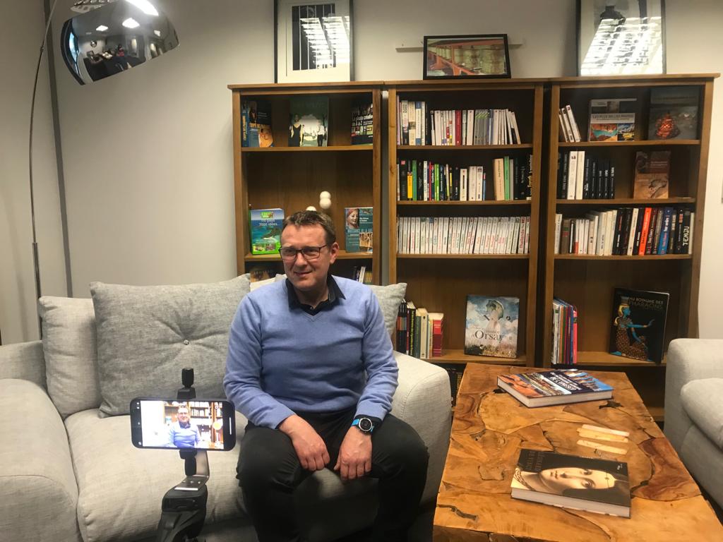 Un beau témoignage vidéo sur l'école Esmod, est en préparation chez Insight, en collaboration avec Jabra. Un grand merci à Richard Daniel, responsable informatique France au sein d'Esmod, pour son investissement et sa gentillesse ainsi qu'à notre partenaire.