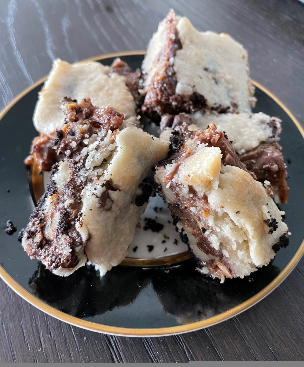 Ugly_Desserts's tweet photo. Ugly Dessert for Today-Caramel and Pecan Bars! With a chocolate base, of course - these are chewy, really good and easy to make. https://t.co/Ag9vWz1a6D #ugly_desserts #sfbaker #caramelpecanbars #caramelandpecanbars #barcookies #layeredcookies #eatmorecookies #cookies #gooey https://t.co/ktlMbjI1Wa