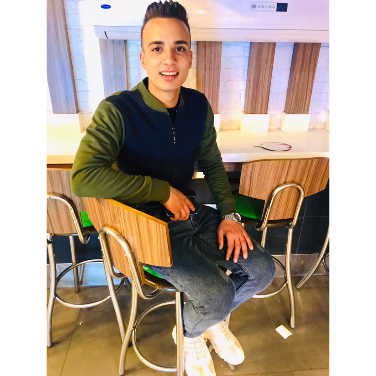 "واسألك يالله أن أكون قويًا وأنا بمُفردي ."🖤🍷