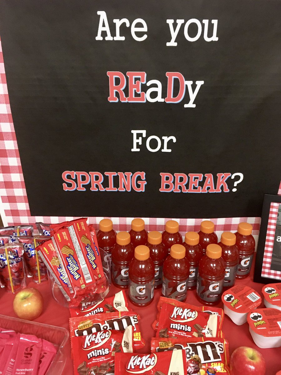 JessicaChen100's tweet photo. Are you REaDY for Spring Break? Our wonderful clerk prepared this display of treats for our teachers and staff this morning! #DeneenElementary https://t.co/3hvVORvxKJ