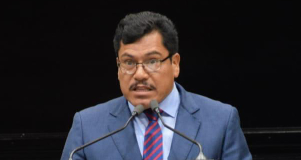 LosPoliticosVer's tweet photo. TUCOM EN MEDELLÍN
Si va Maleno, si lo nomina @morena_veracruz, los candidatos a las alcaldías de ese distrito, no harán campaña con él en sus municipios... no confían en él por su rebelde pasado reciente #opinion @RicardoChuaA 
https://t.co/IiaEN8rCrG
@JoseMagdalenoR4 #Veracruz https://t.co/BIUhlsvOvV