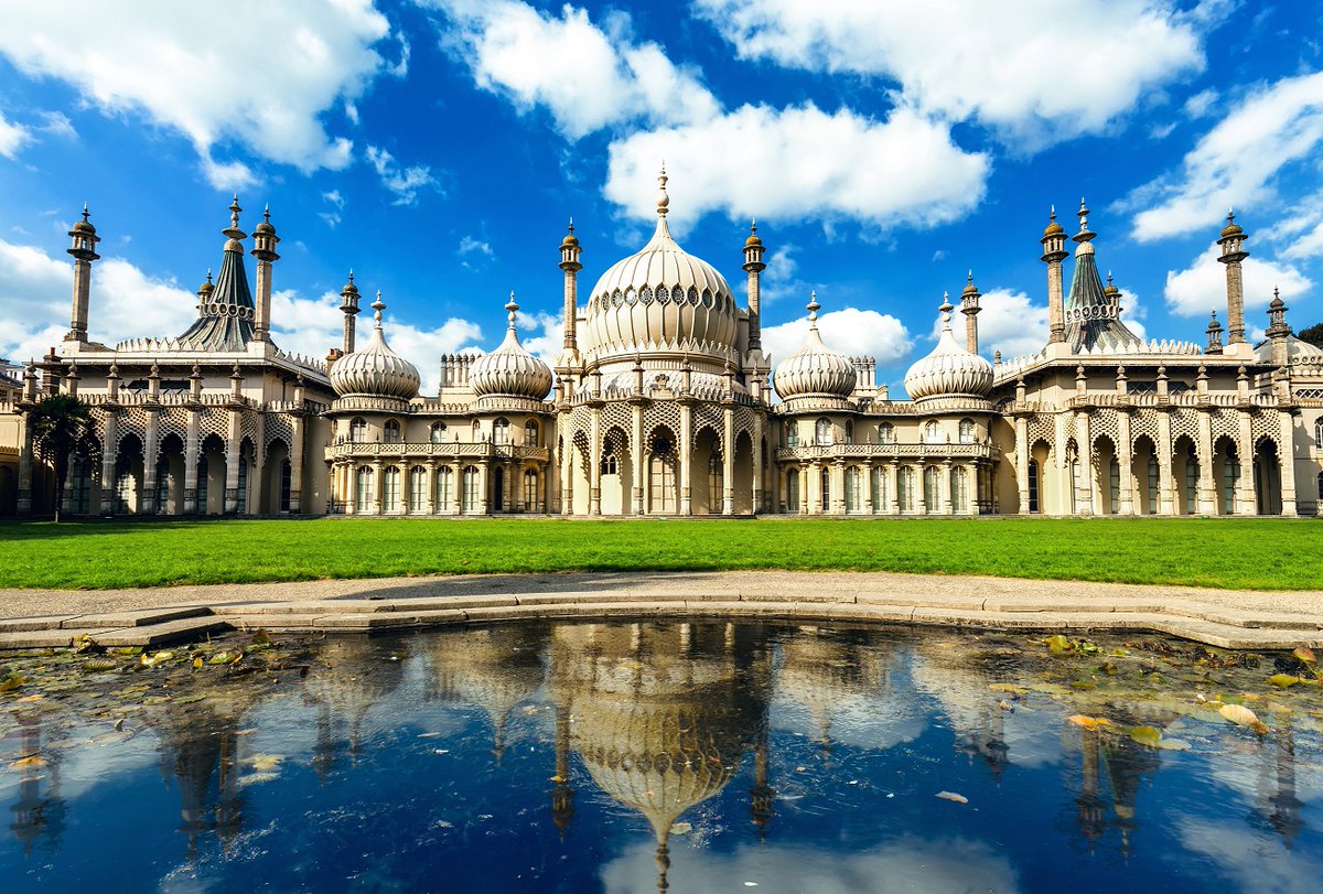 SouthernRailUK's tweet photo. Did you know the Royal Pavilion was used as a hospital during WWI? 🏰 Here are 5 things about #Brighton you probably didn’t know 👉 https://t.co/XQwvMYqd1R https://t.co/PZuPMm9nzP