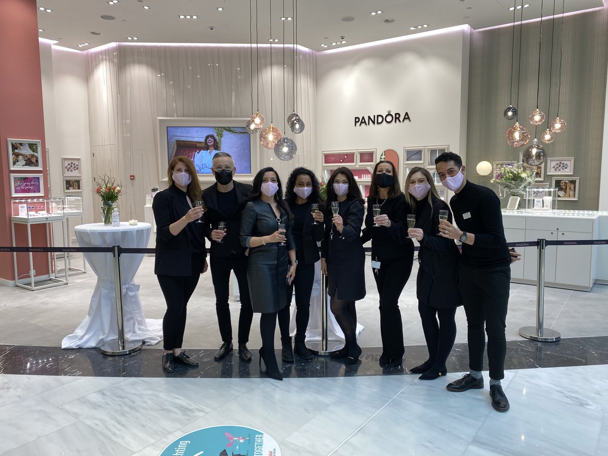 Ejendommelige Bule Kompatibel med Pandora Group on Twitter: "Congratulations to our team in The Netherlands  on the opening of our 26th store in the country - this time located in the  prestigious Westfield Mall. The gorgeous