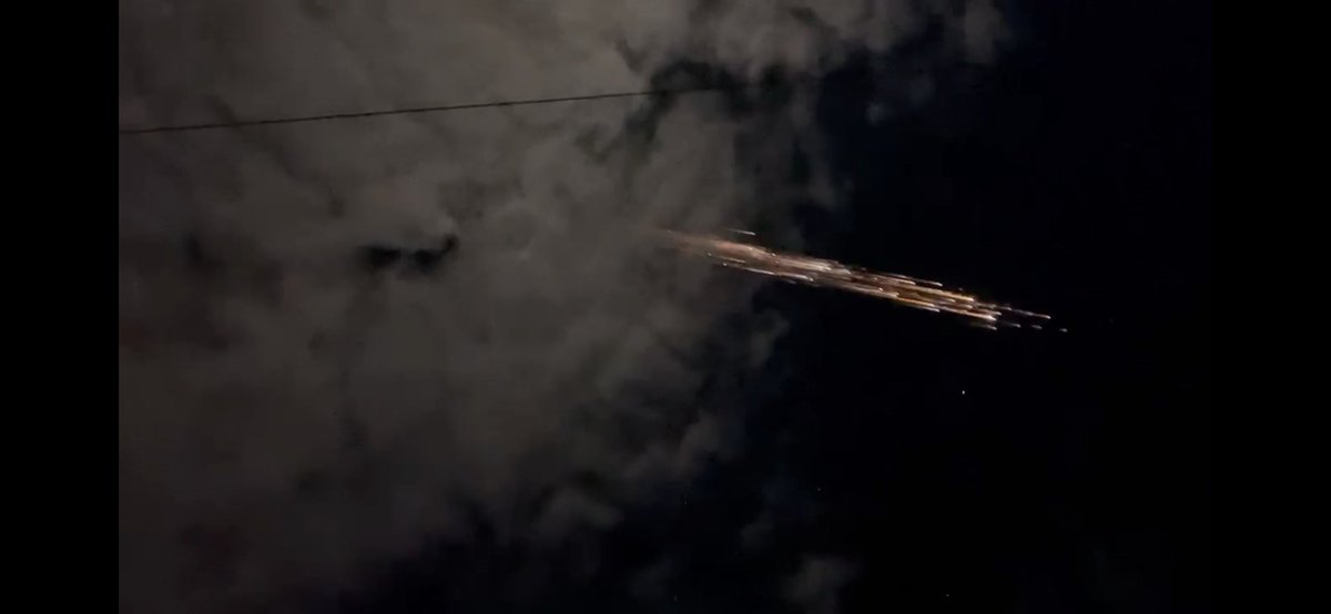thecolumbian's tweet photo. #UPDATE Dazzling sky show over Pacific Northwest was @SpaceX rocket booster falling out of orbit; Display seen throughout Pacific Northwest, prompting calls to authorities, excited social media posts https://t.co/o4YXxTKfhC #Clarkwa #Vanwa https://t.co/vGgQpOVwwn