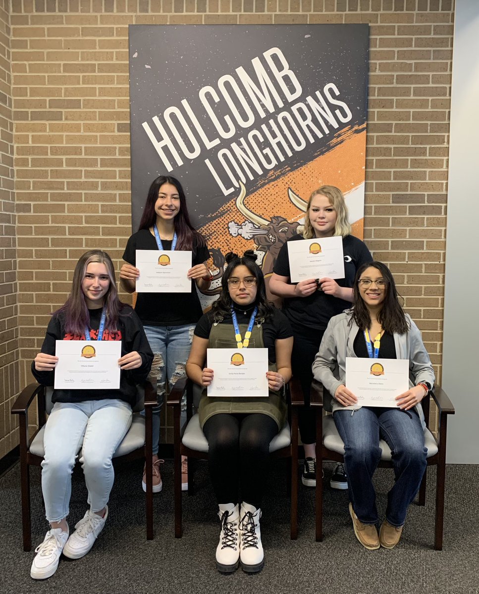 HHSCouns's tweet photo. Congratulations to this outstanding group of young women for earning recognition as a #kansashonorscholar!!  Great job, ladies!
#LonghornVIP https://t.co/YbB0aHBLKs