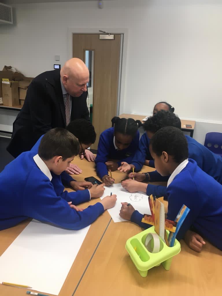 BevingtonRBKC's tweet photo. Planning got our 3D chain with #RBKCmayor ⁦@BevingtonRBKC⁩ https://t.co/9cOMz1HCnY